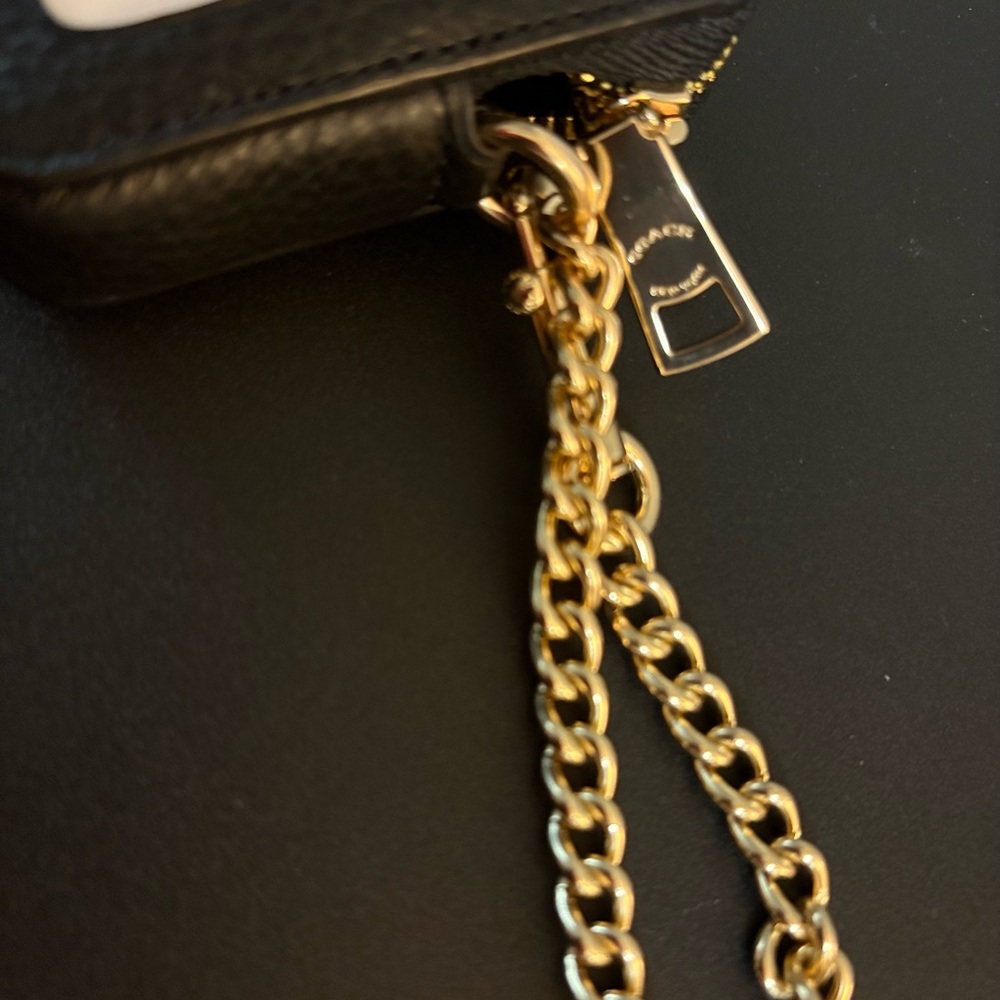 Coach Zip Card Case IM/6303 Black with Gold Chain NWT - Picture 5 of 8